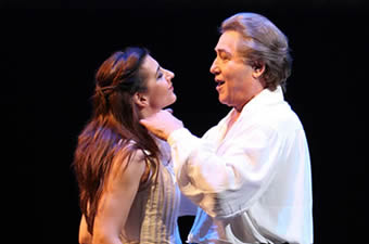 G. Donizetti Anna Bolena | Greek National Opera | Giovanna Seymour: Mary-Ellen Nesi, Enrico: Dimitris Kavrakos | photo © Stefanos